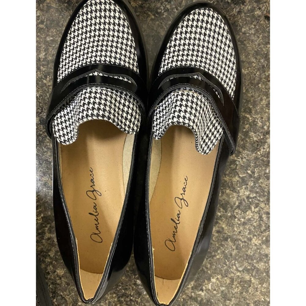 Black & White Loafers, size 6 flats